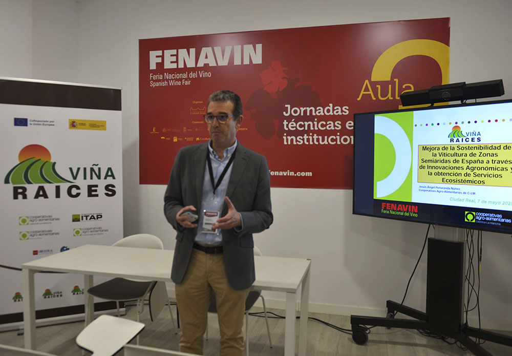 Presentación de Viña Raíces en FENAVIN